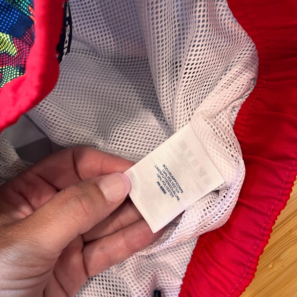 Lands' End Boys XL 14-16 Red Blue Sharks Lined Swim Short Trunks Summer NWOT - Picture 5 of 6
